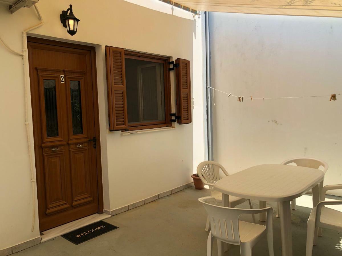 Mythos Suites-Hermes Apartment Метони Экстерьер фото